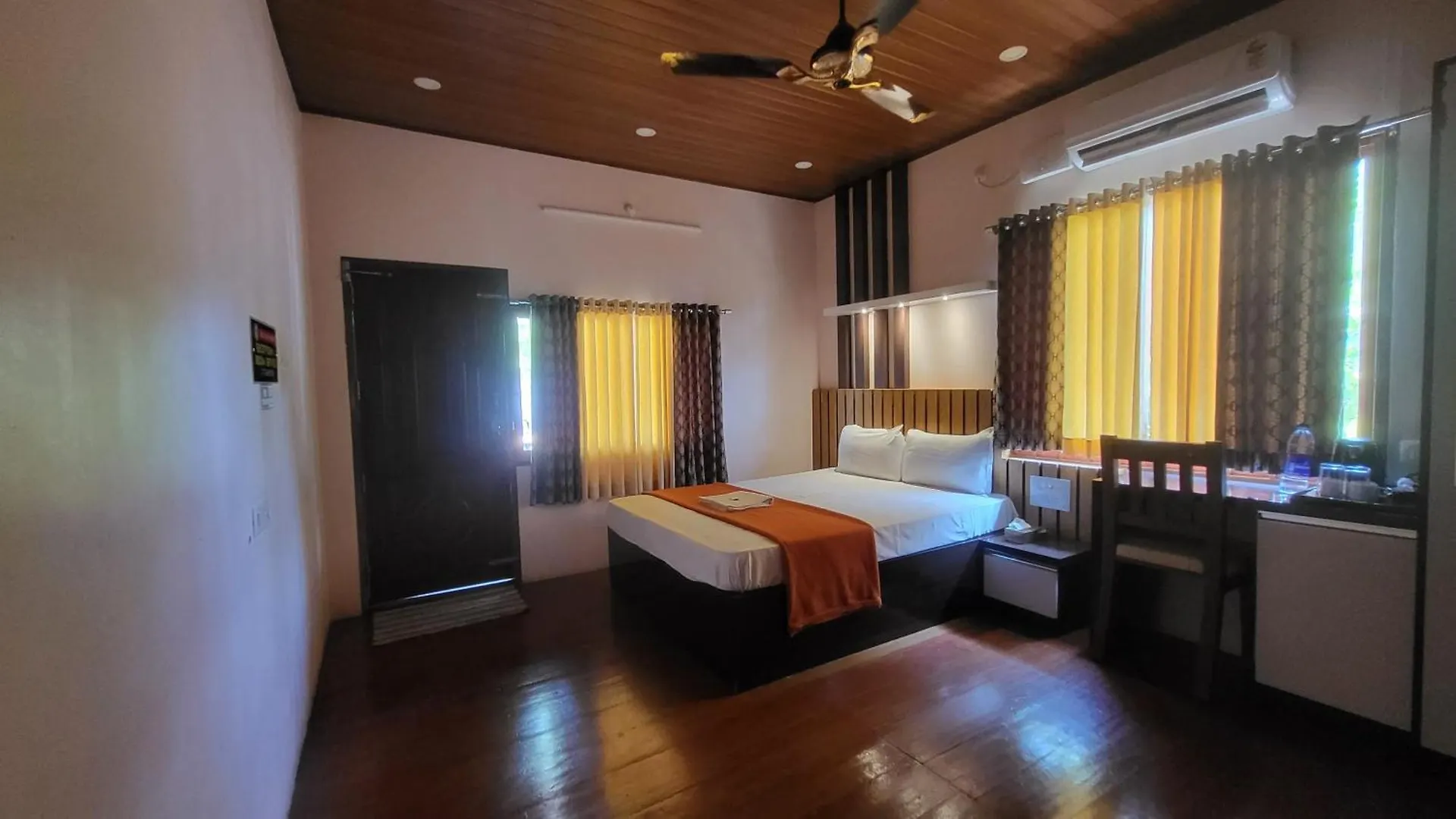 Camping Bell Farms And Resorts Mundrothuruth Indien
